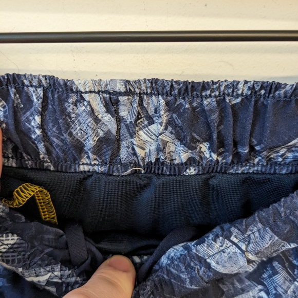 Lululemon Men's Rare City Skyscraper Printed Lined Athletic Shorts - Picture 6 of 8